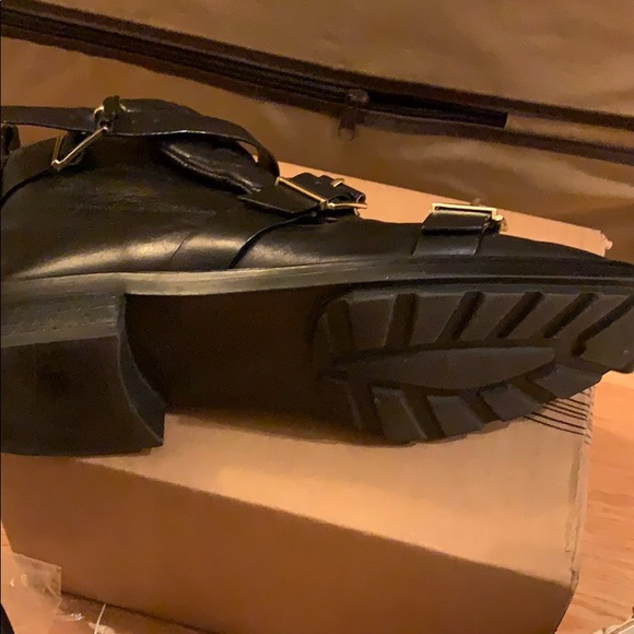 Ankel boots - Picture 3 of 3